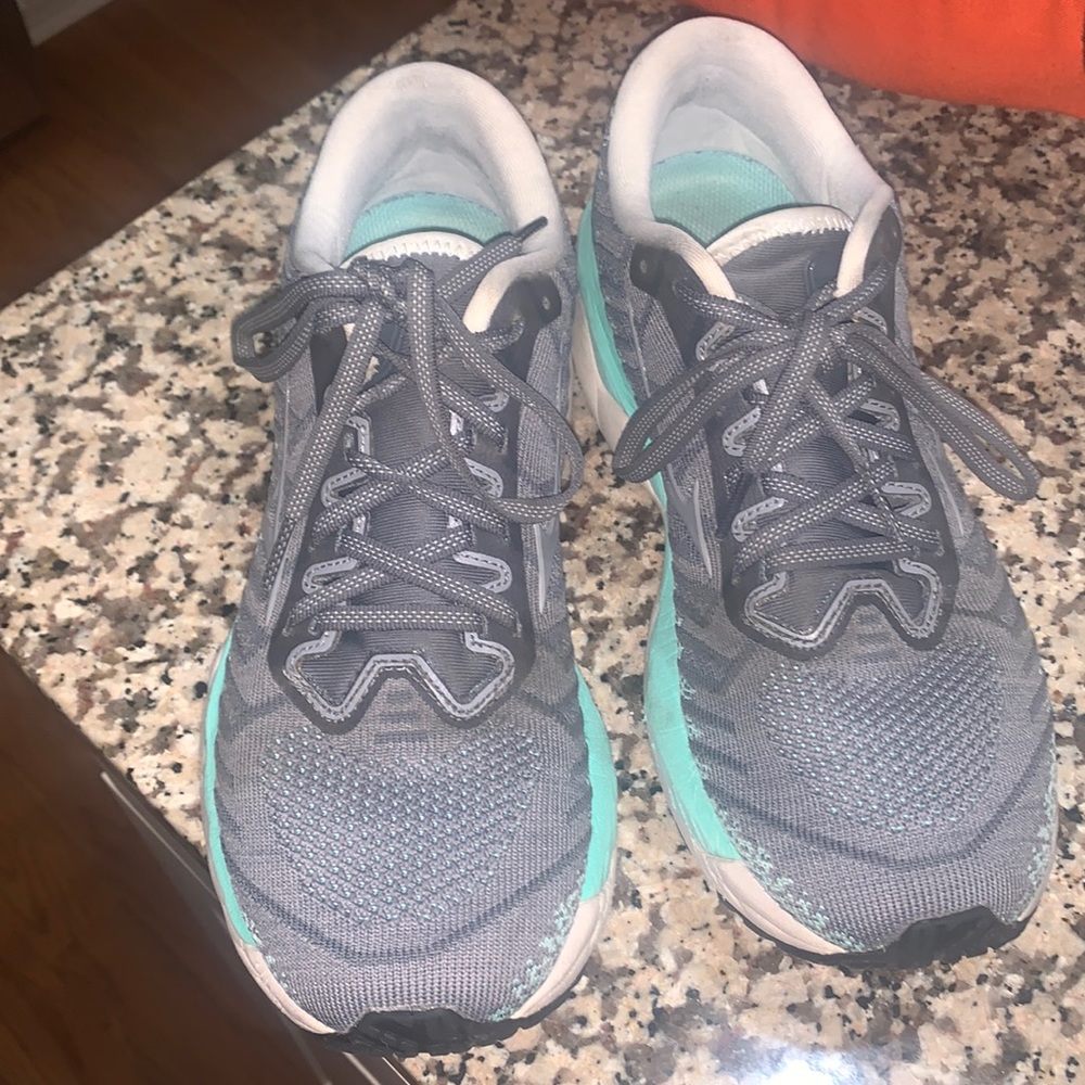 Mizuno wave runner